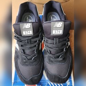 New Balance 574 Classics Size 11.5, Color Grey/Black